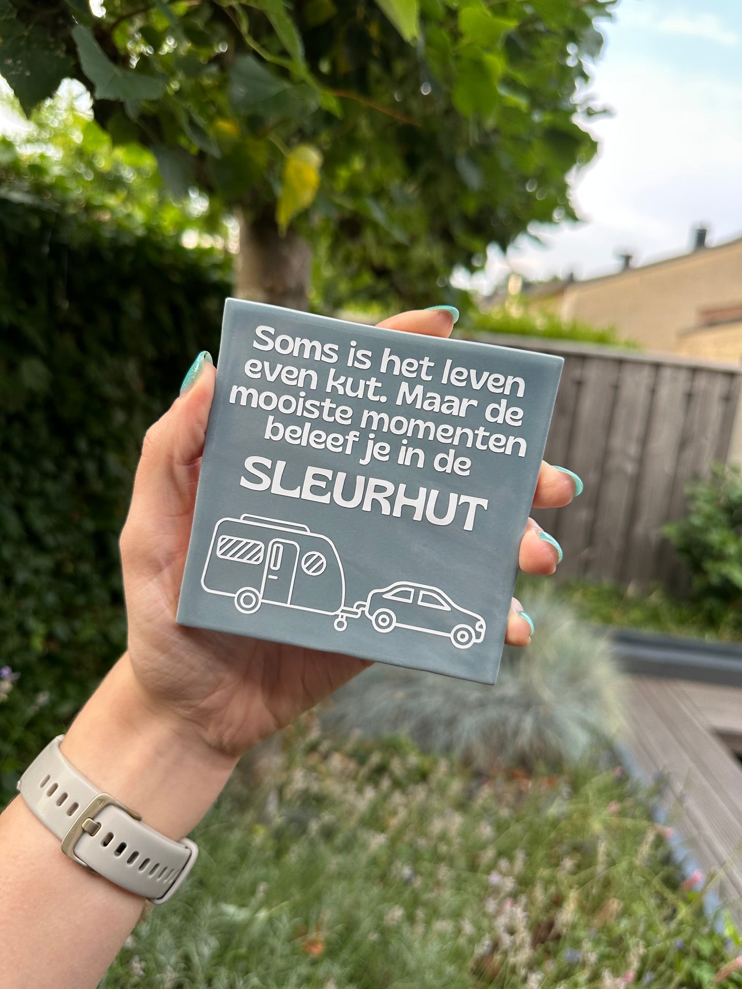 Personaliseer je eigen sleurhut tegeltje!
