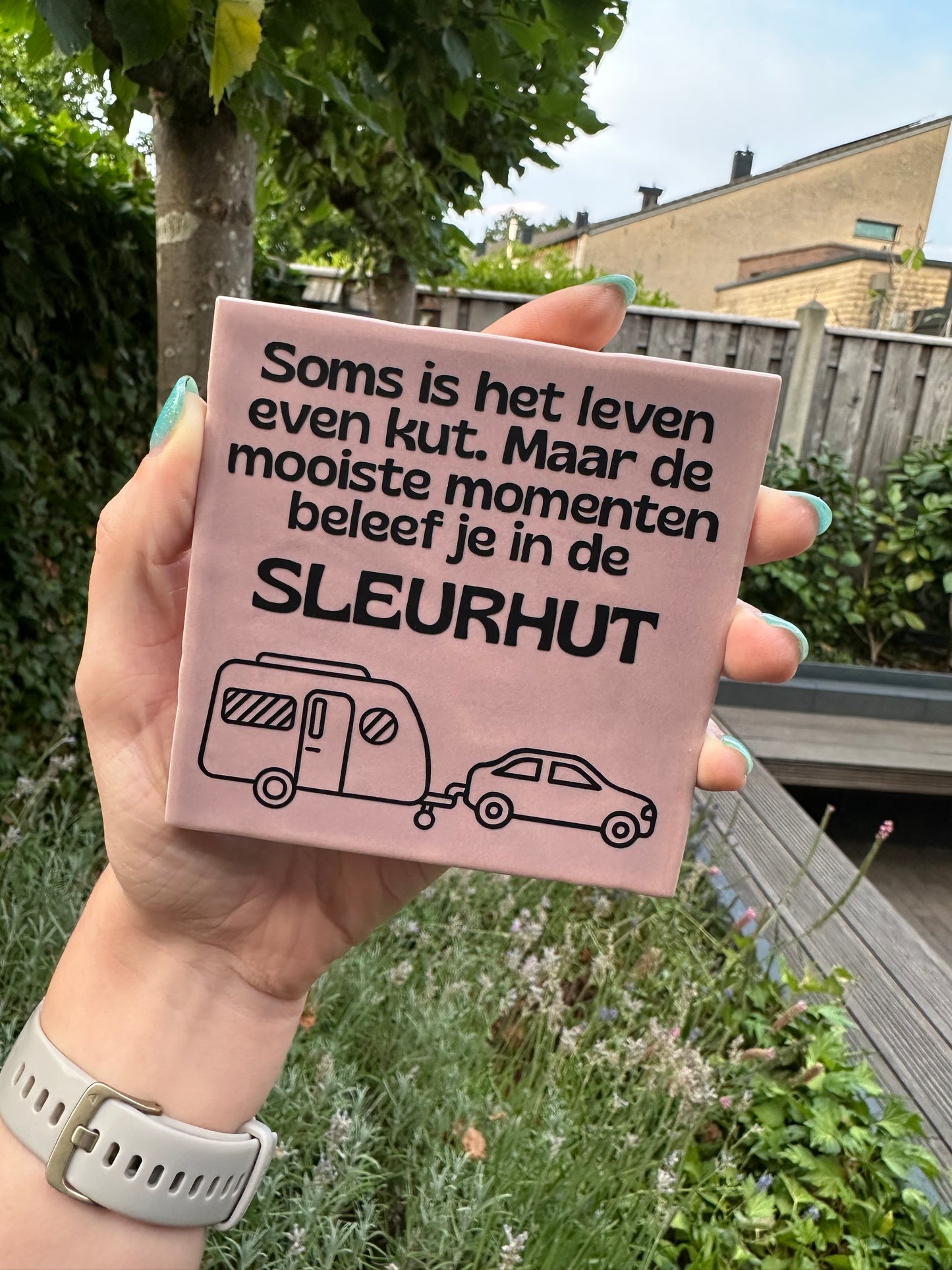 Personaliseer je eigen sleurhut tegeltje!